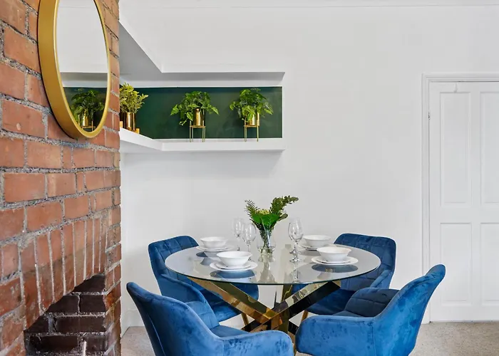 The Emerald Gem - Overlooking The Park Бристоль