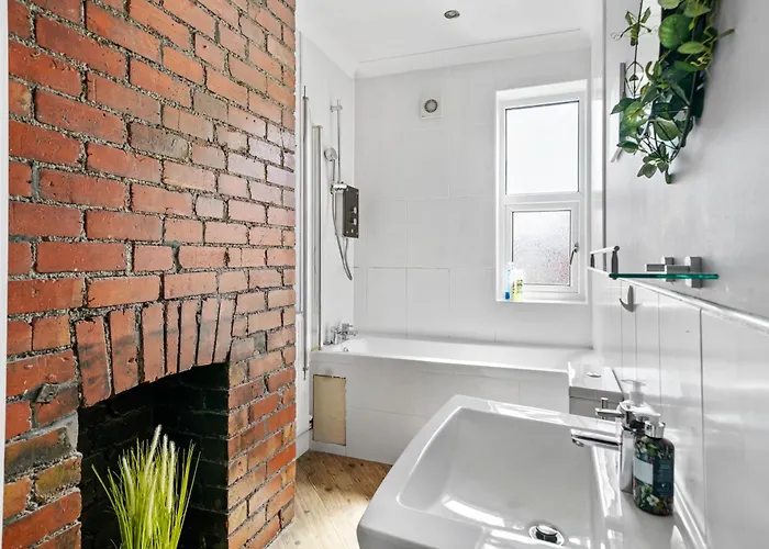 The Emerald Gem - Overlooking The Park