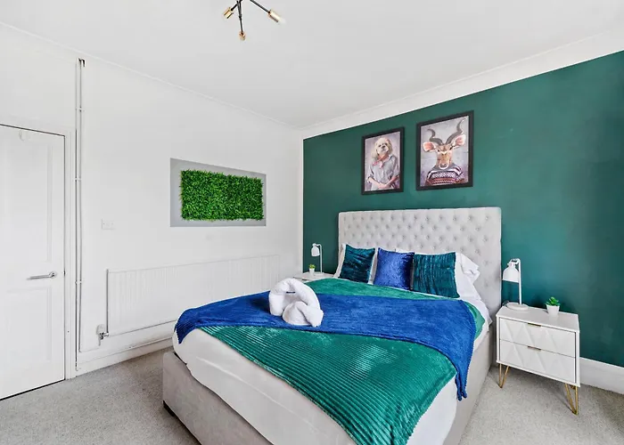 The Emerald Gem - Overlooking The Park Apartman Bristol
