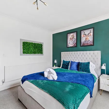 The Emerald Gem - Overlooking The Park Apartament Bristol
