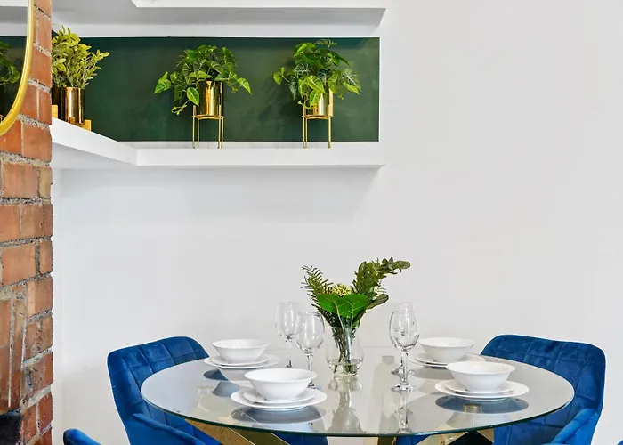 The Emerald Gem - Overlooking The Park